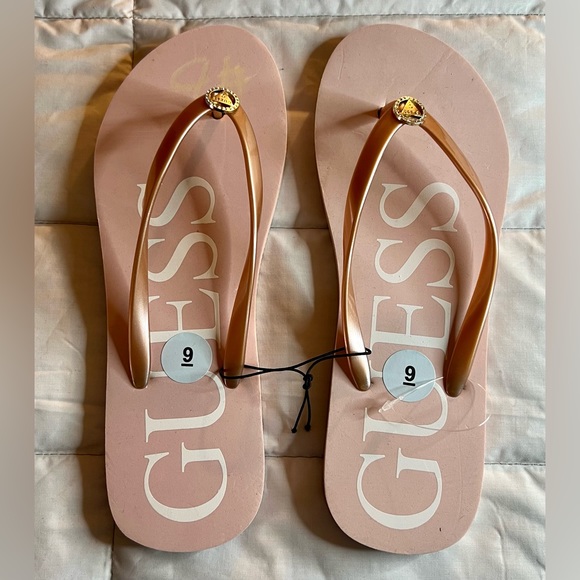 NWT Guess rose gold flops with G logo. Women’s size 9. - Picture 3 of 5
